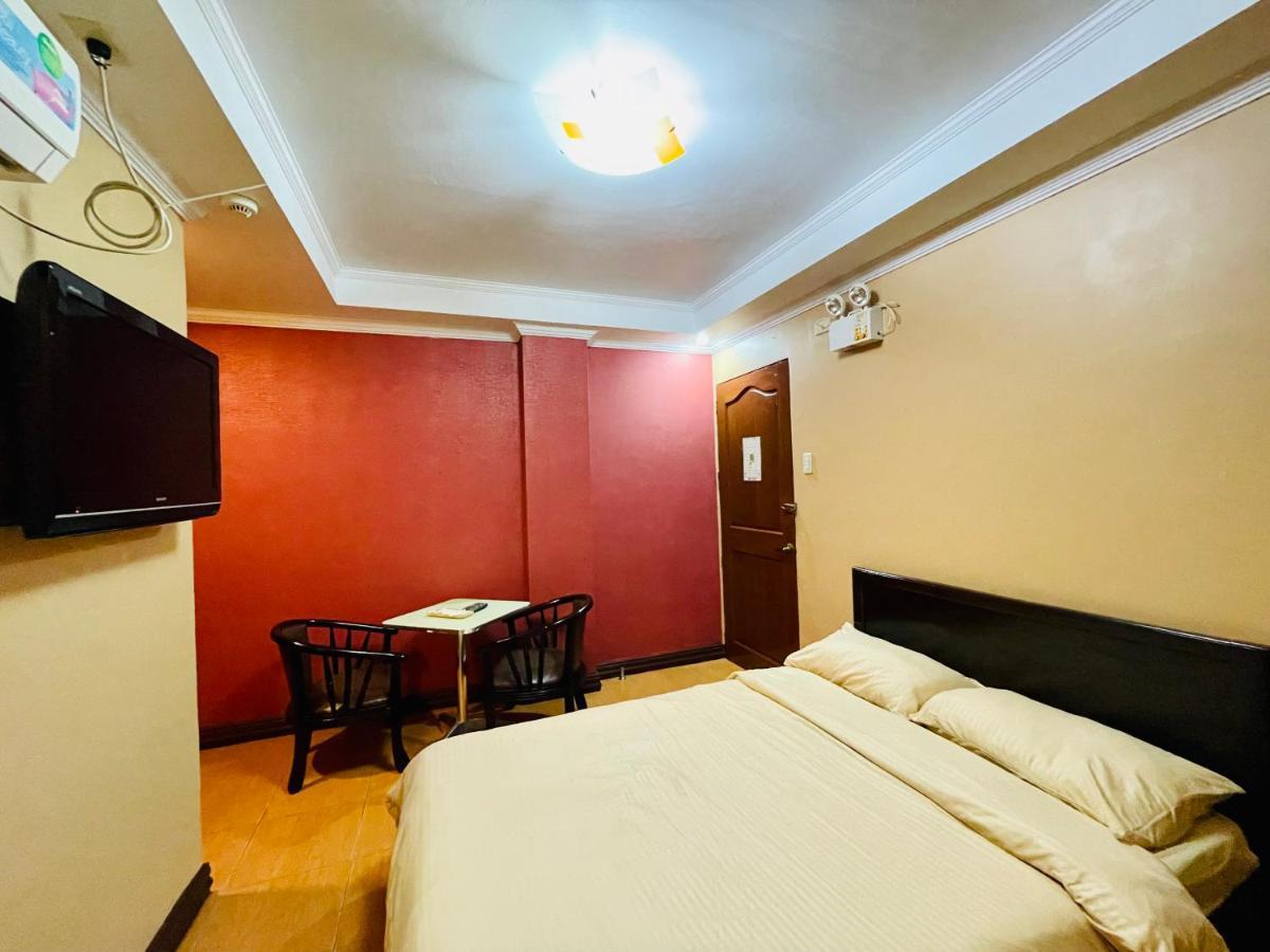 Drake Hotel Angeles City Bagian luar foto